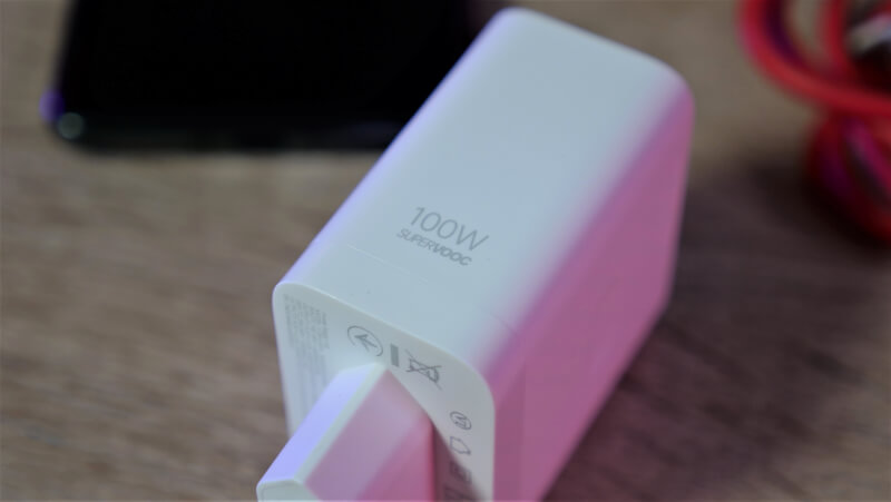 100W Supervooc charger OnePlus 11.JPG